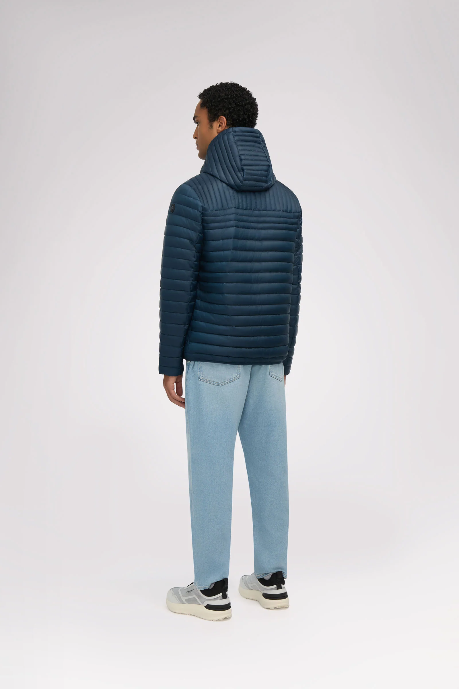 Eriksson Men's Lightweight Packable Puffer - Image 12