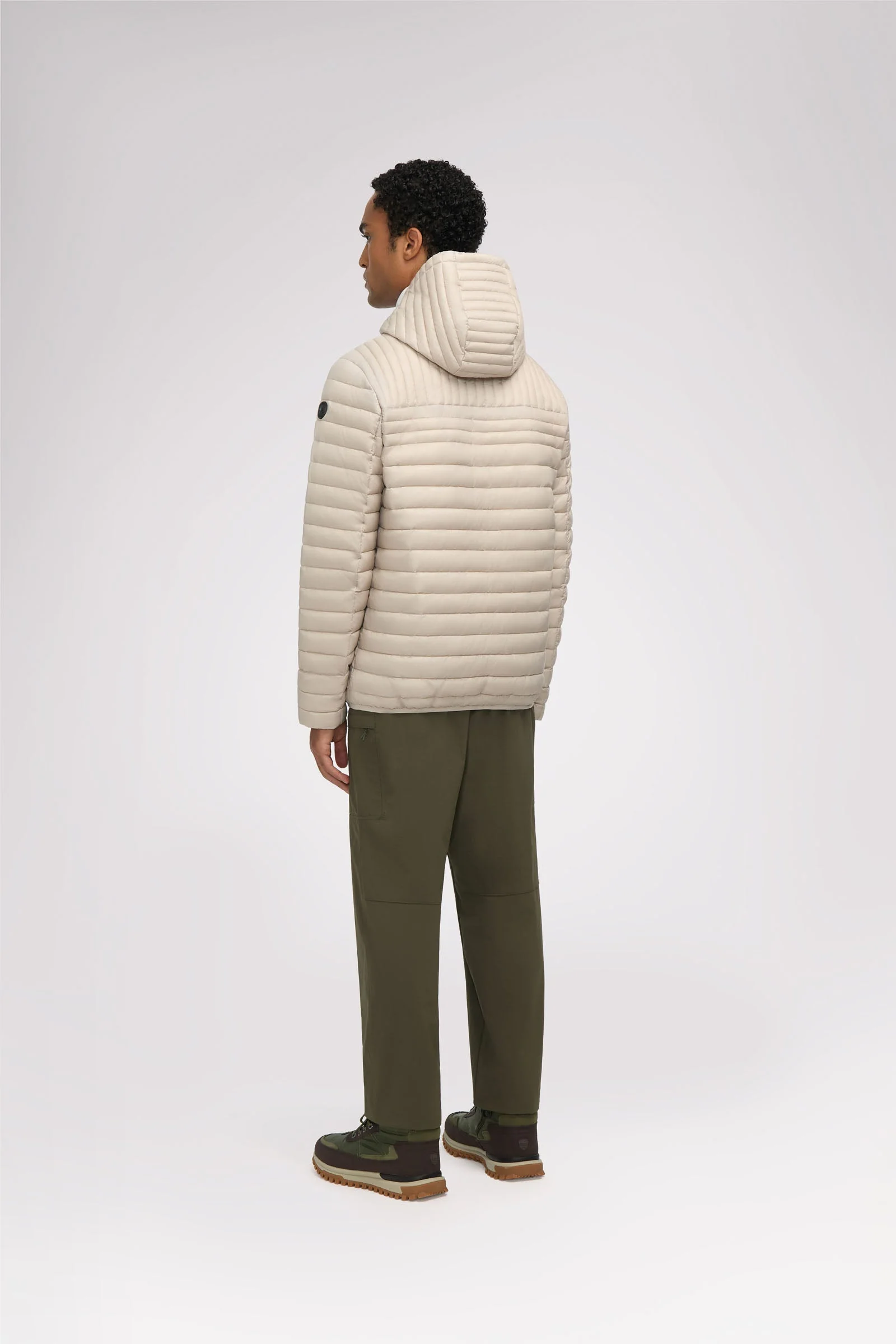Eriksson Men's Lightweight Packable Puffer - Image 40