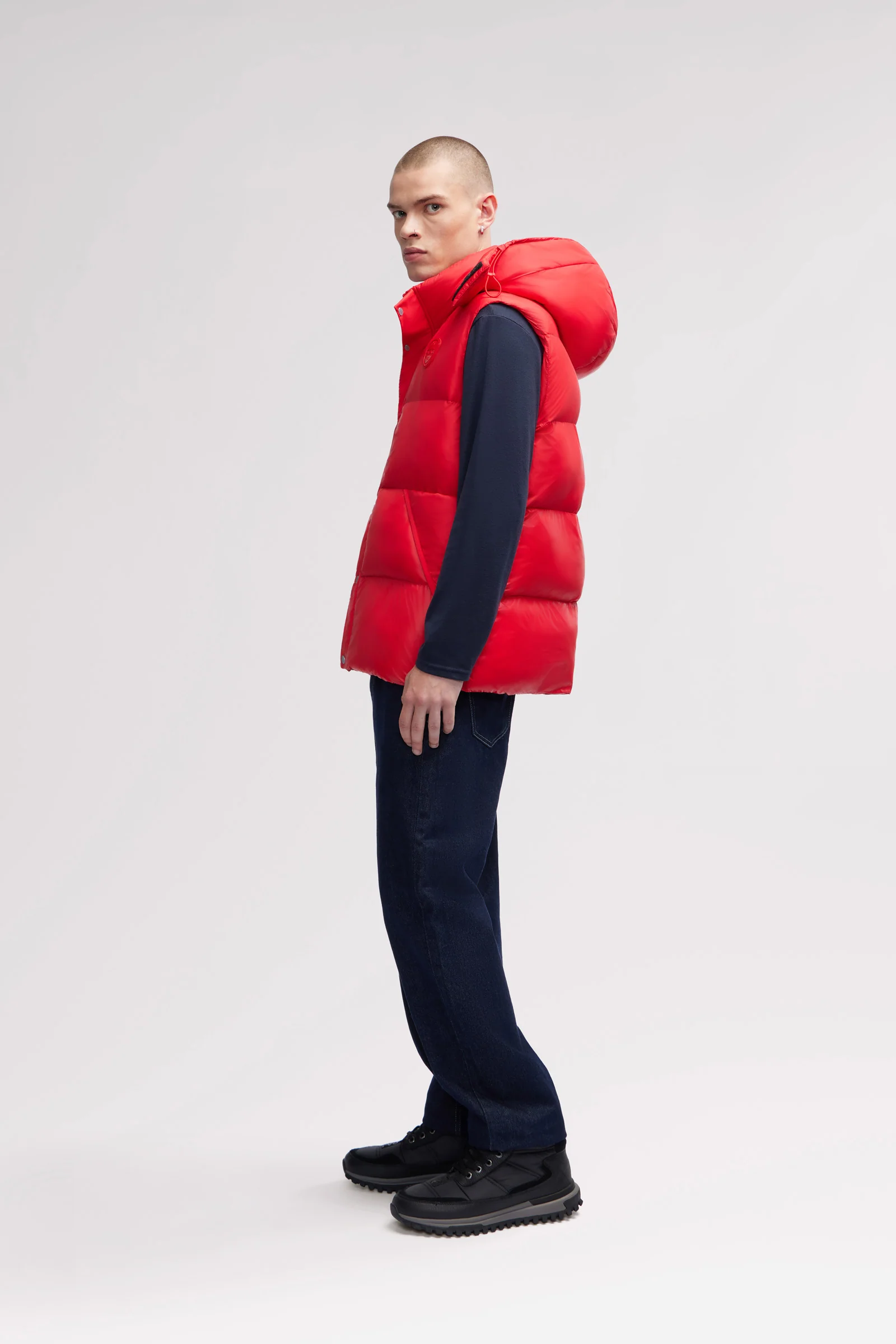 Hyeon Men's Vest - Image 4