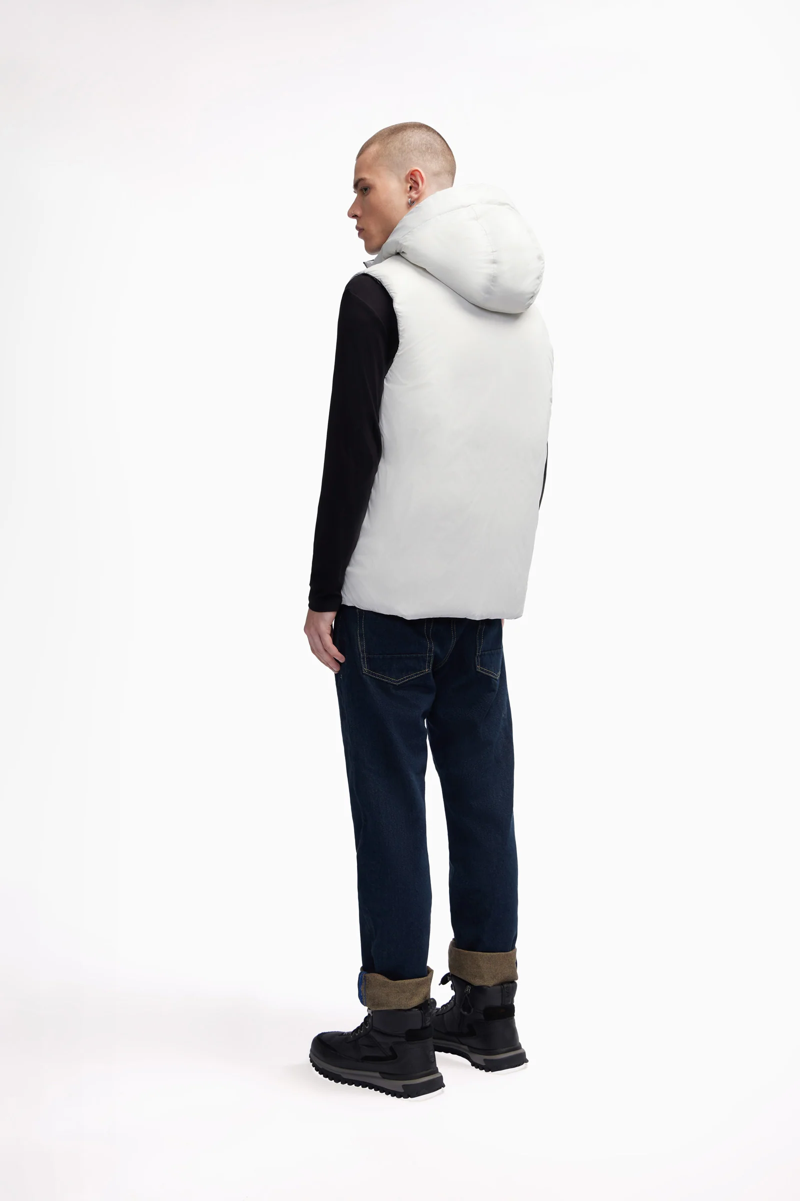 Kirian Men's Reversible Puffer Vest - Image 5