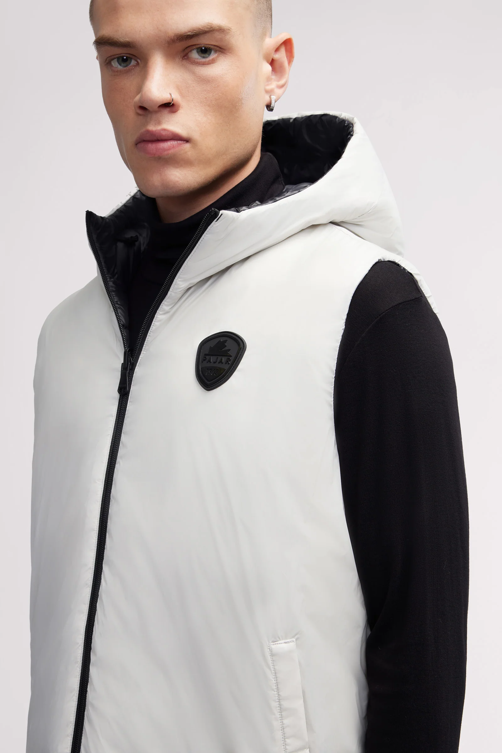 Kirian Men's Reversible Puffer Vest - Image 6