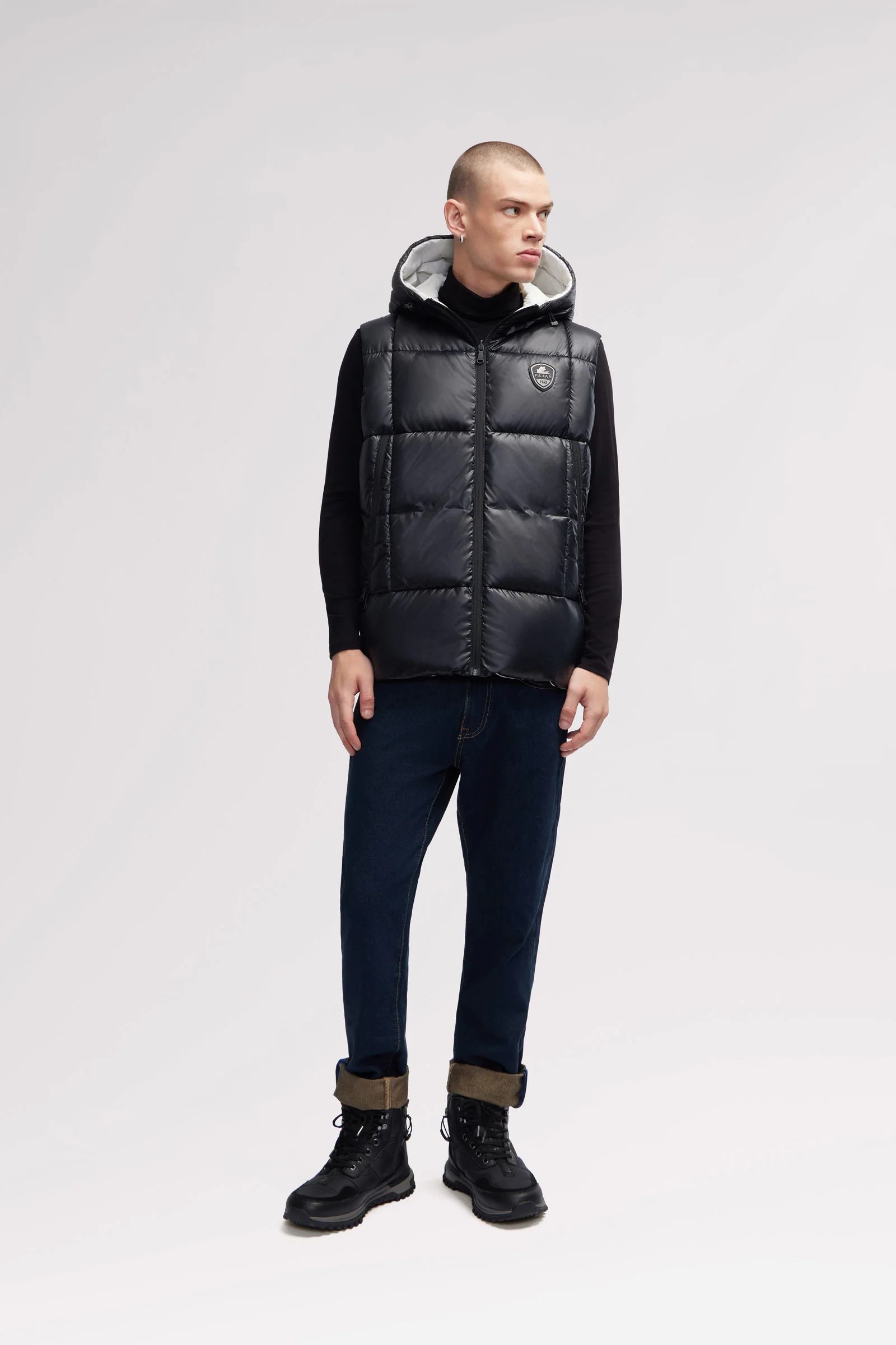 Kirian Men's Reversible Puffer Vest - Image 7